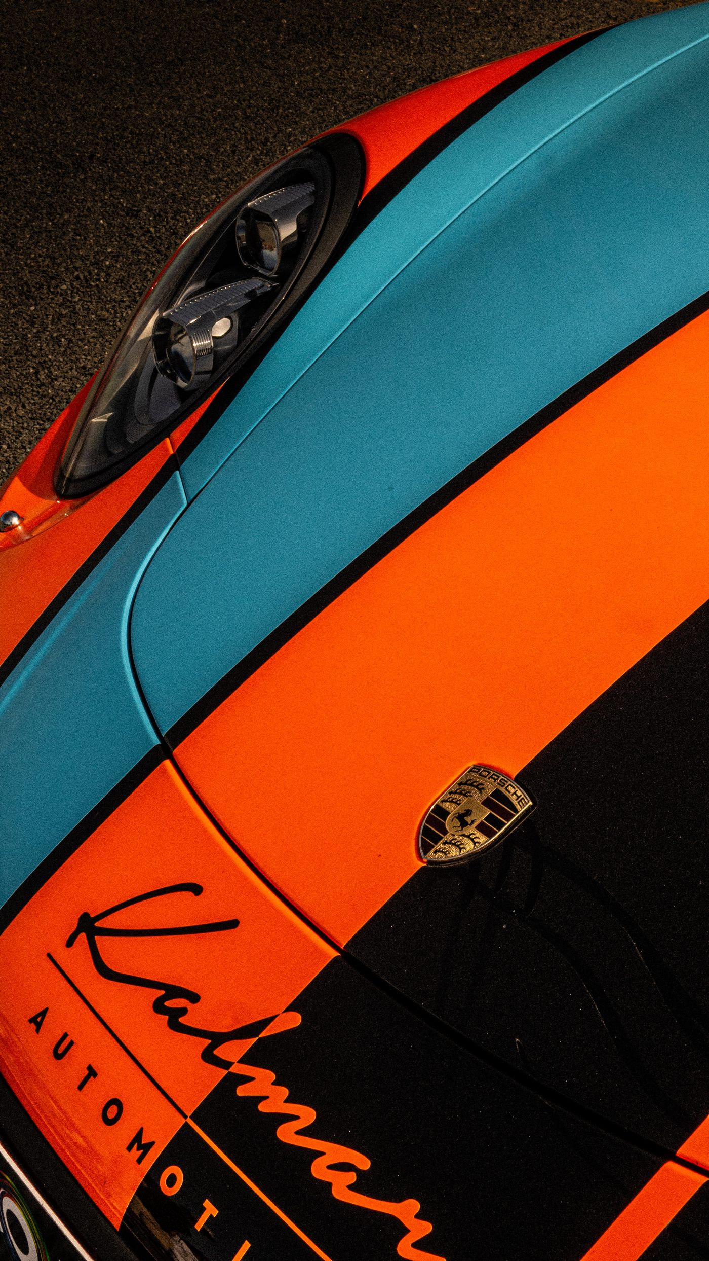 Détail capot Porsche GT3 covering Kalmar Automotive